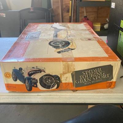 Vintage model -
Complete box!
