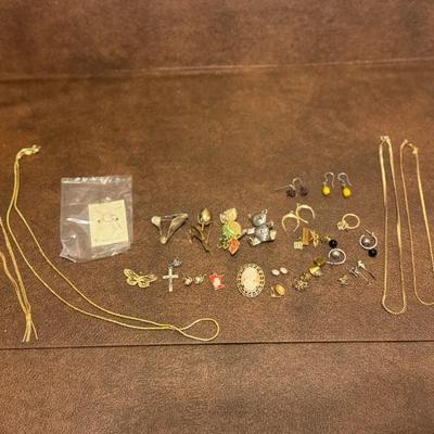 https://ctbids.com/estate-sale/33681/item/3766354/Gold-Plated-And-Other-Costume-Jewelry-Including-Beautiful-Vintage-Cameo-Pieces