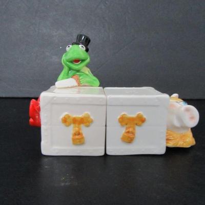 Vintage Sigma Tastesetter Muppets Kermit & Miss Piggy Salt & Pepper Shakers