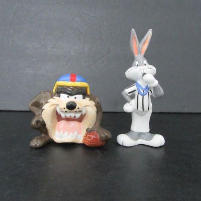 Vintage 1993 Warner Bros. C.I.C. China Ref Bugs Bunny & Football Player Taz Salt & Pepper Shakers