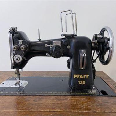 1950's Pfaff 130 Sewing Machine W/Cabinet .jpg