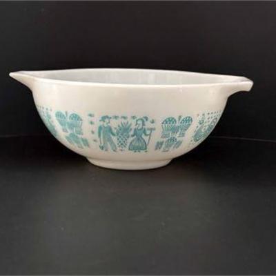 Pyrex Amish Butterprint Cinderella Mixing Bowl .jpg