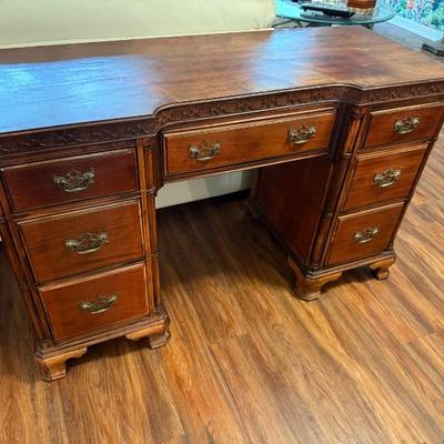 Kneehole Desk