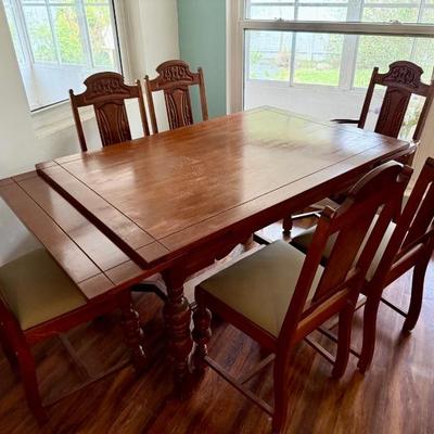 Dining Table and 6 Chairs