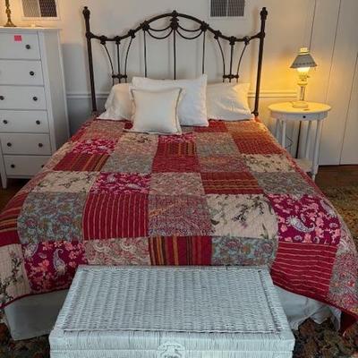 Queen Bed and hand stitched quilt 

