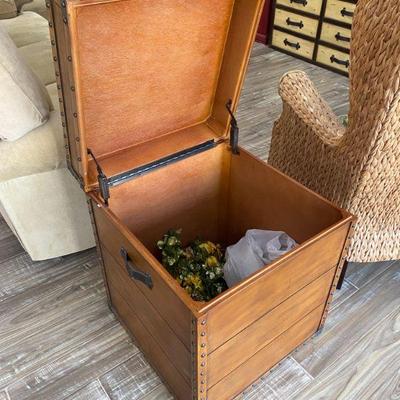 Storage Cube Table