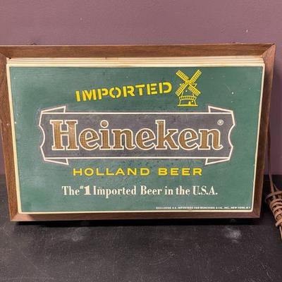 LIGHTED BEER SIGN
