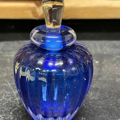 ART GLASS PERFUME BOTTLE