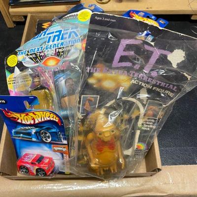 ASSORTED TOYS 