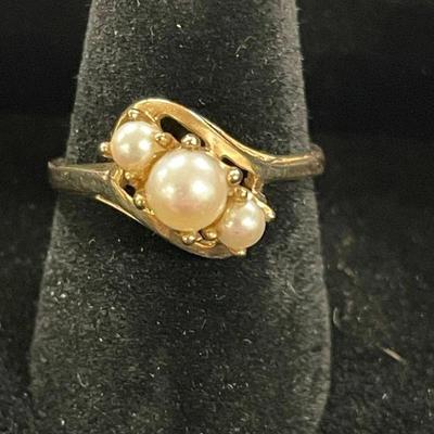 10K RING W/PEARLS