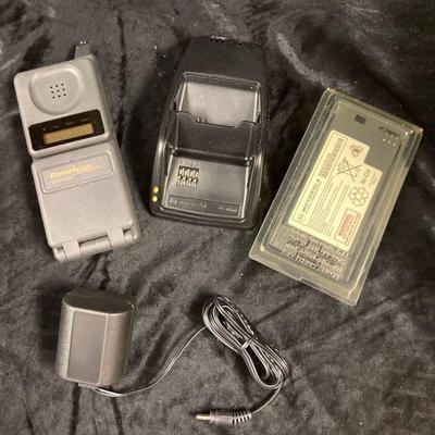 Motorola micro tac dpc550 cellphone