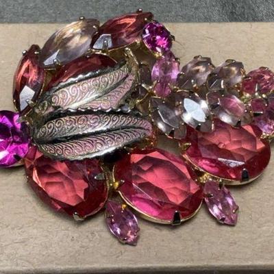 Weiss brooch