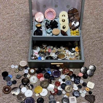 A collection of buttons beads