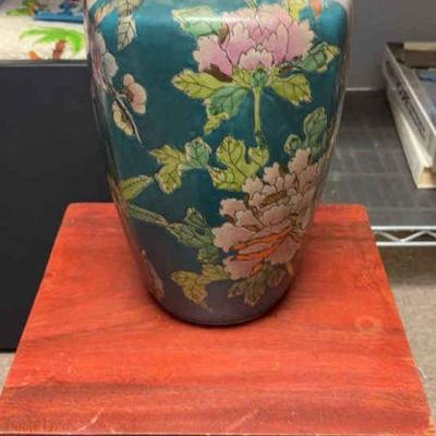 Chinese porcelain vase