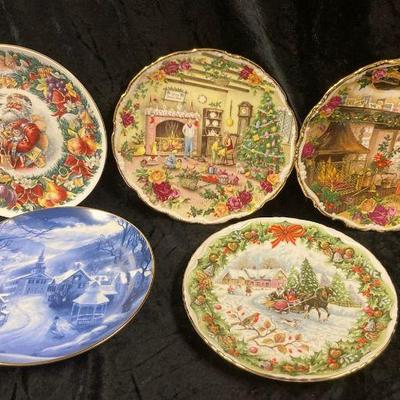 Royal albert and royal doulton christmas plates