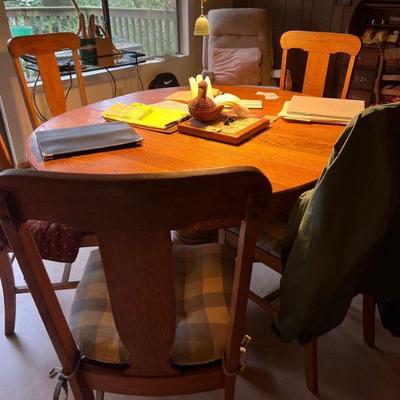 Dining table & chairs