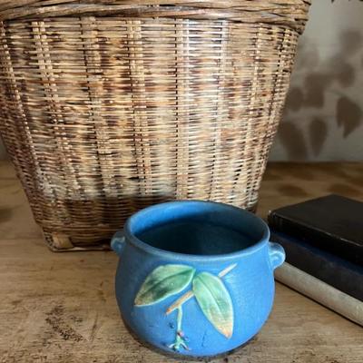 Weller Cornish pattern bowl