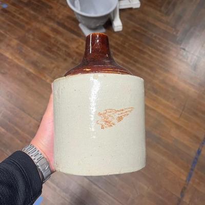 Very early red wing crock