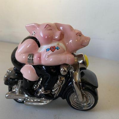 vintage salt/pepper shakers
