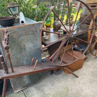 wool spinning wheel