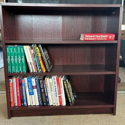 Pa102 bookshelf with books for the office