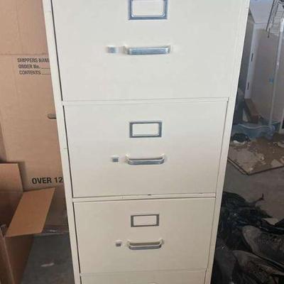 Pa135 beige filing cabinet lot 1)