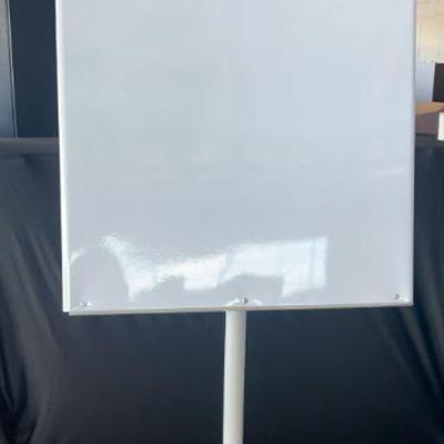 Pa119 adjustable rolling presentation board