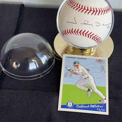 Johnny Damon Autographed Ball in Case & 2002 Fleer Card
