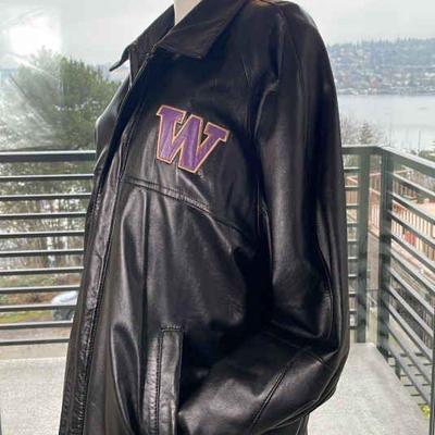 UW Huskies Black Leather Bomber Jacket * Size Men’s L
