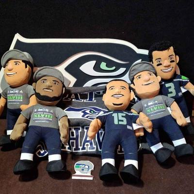 SEAHAWKS FANFOAM * Seahawks Players Dolls * SEAHAWKS T-Shirt *
