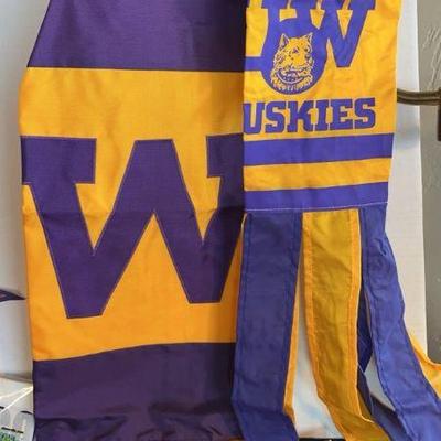 University of Washington Collectibles * 15+ New Stickers * 1 Banner * Football Cards * Rose Bowl
