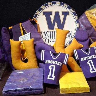 U Of W Huskies * Collectible * Party Bag
