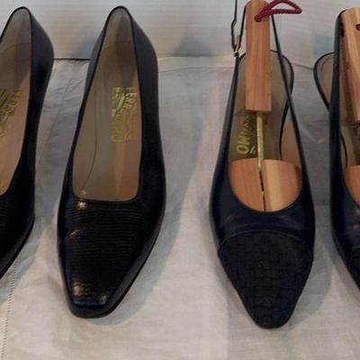 Ferragamo Women’s Shoes * Size 10 Black Pumps * Size 9.5 Navy Blue Sling Back * Shoe Horse Included
Ferragamo Women’s Shoes * Size 10...