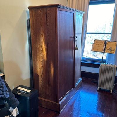 BOVIS “COMPACTOM’ ENGLISH WARDROBE CABINET | h. 69 x w. 50 x d. 22 in

