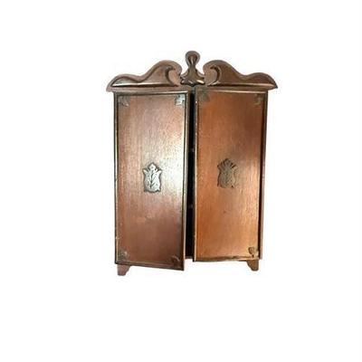 Lot 022   
Antique Wooden Wall Three-Tier Cabinet