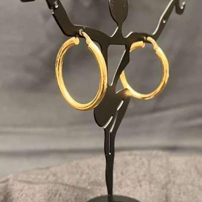 Ct143v 14k gold hoops 2
