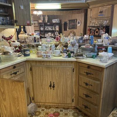 Dishes/kitchen items