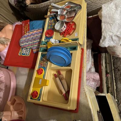 Child’s vintage cook set