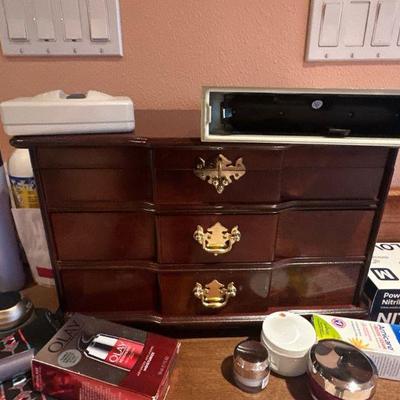 Dresser