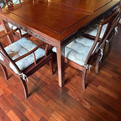 Dining table set seats 8 with 2 extensions. 