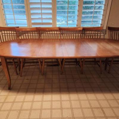Ethan Allen table-2 leafs 8 chairs