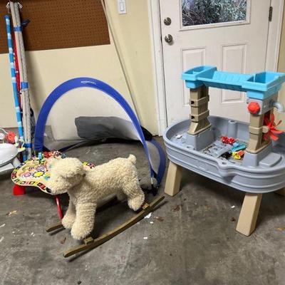 Sand play table