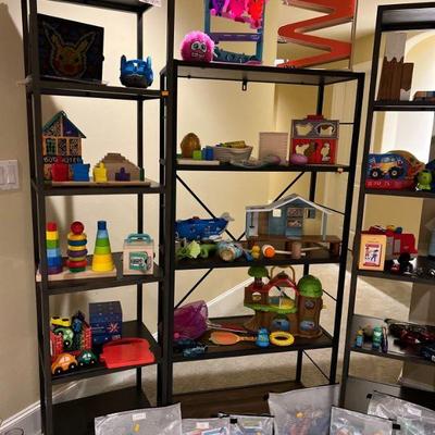 Bookshelves and toys