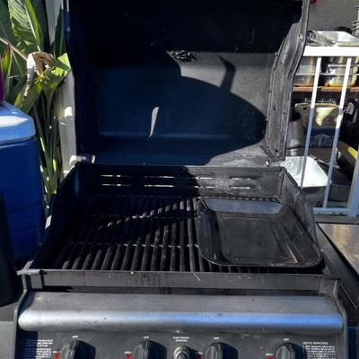 INTERIOR OF BBQ