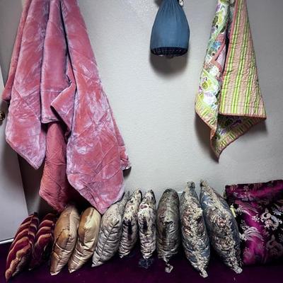 DECOR PILLOWS