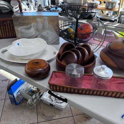 WOODEN BOWL SET