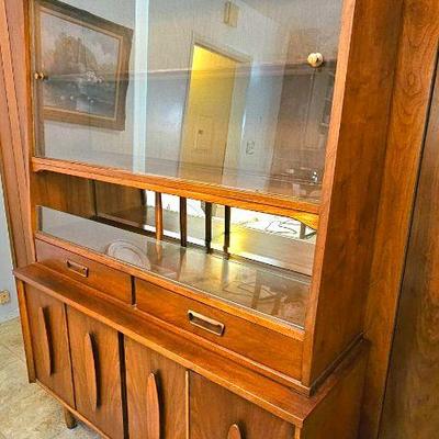 Great Condition Mid Century Modern Hutch / Buffet Atomic Design Cabinet.