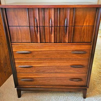 Fabulous Mid Century Modern 6 Piece Bedroom Suite.
