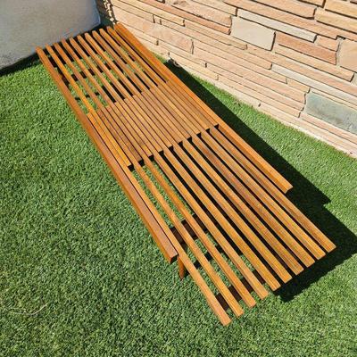 Mid Century Modern Extending Slat Bench / Coffee Table. (Great Condition)