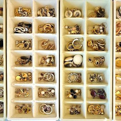 100's upon 100's vintage Women's & Men's jewelry, watches and MORE !